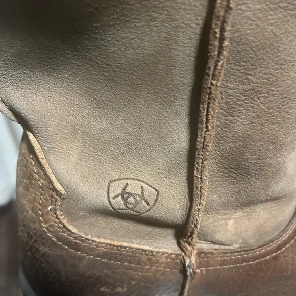 Ariat Brown Cowboy Western Boots with Square Toe
11EE - Picture 8 of 15